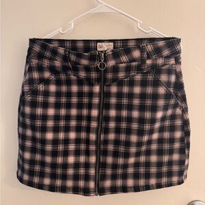 Skirt size 13/31W juniors 
It’s like size M
New | not tag